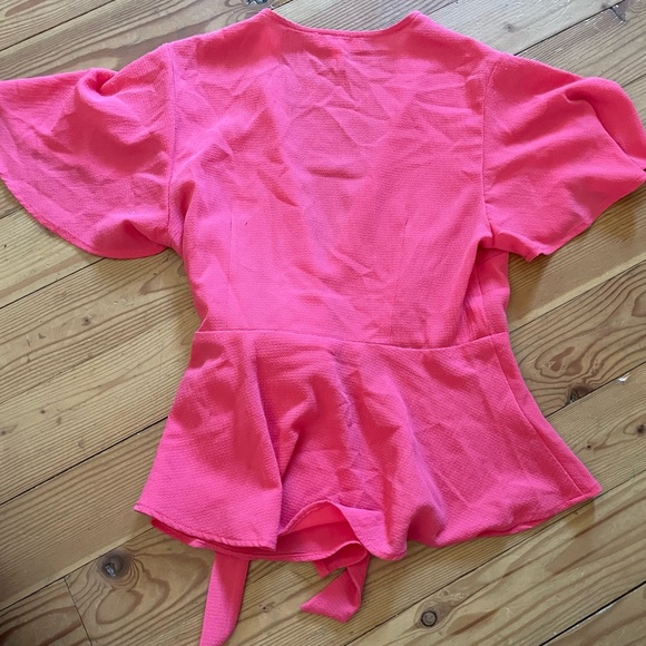 Monteau Los Angeles Wrap Top - Picture 2 of 3